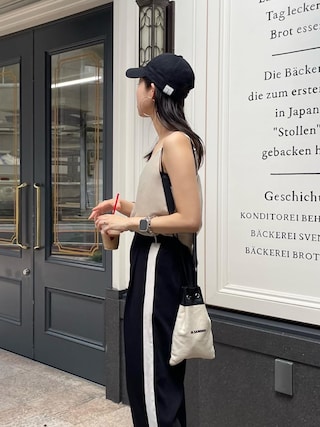 【抜け感コーデの仕上げに】HERMES ボンバーズ風ジレ Yoshie Fukunaga | . まだまだ夏感🌻 tops @zara pants
