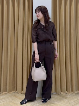 「ROPE'（ロペ）のリネンライクフリルカラーブラウス/イージーケア・セットアップ対応（シャツ/ブラウス、ブラウン系）」を使った、yayoiさん（レディース・160cm）の春コーディネート