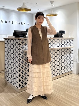 「LOWRYS FARM（ローリーズファーム）のアイテム（ベスト）」を使った、まゆゆさん（レディース・159cm）の秋コーディネート