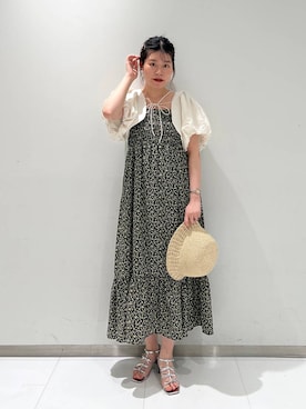 「LOWRYS FARM（ローリーズファーム）のＰＵＴＯＮボレロ　108011（カーディガン/ボレロ）」を使った、まゆゆさん（レディース・159cm）の春コーディネート