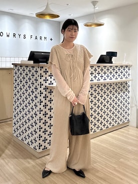 「アイテム（オールインワン・サロペット、ホワイト系）」を使った、まゆゆさん（レディース・159cm）の秋コーディネート