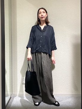 「かぐれ（カグレ）のキュプラオープンカラーシャツ（シャツ/ブラウス、ブラック系）」を使った、♢♦︎RINA♦︎♢さん（レディース・164cm）の春コーディネート