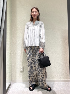 「かぐれ（カグレ）のピグメントダイピンタックブラウス（シャツ/ブラウス、グレー系）」を使った、♢♦︎RINA♦︎♢さん（レディース・164cm）の春コーディネート