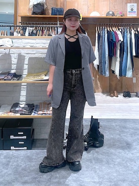 「PAGEBOY（ページボーイ）のプラットチャンキースニーカー（スニーカー、ブラック系）」を使った、keinnna79さん（レディース）の春コーディネート
