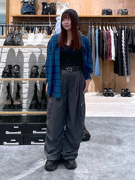 「PAGEBOY（ページボーイ）のZIPタックカーゴパンツ【裾ドローコード付き】（カーゴパンツ、グレー系）」を使った、keinnna79さん（レディース）の夏コーディネート