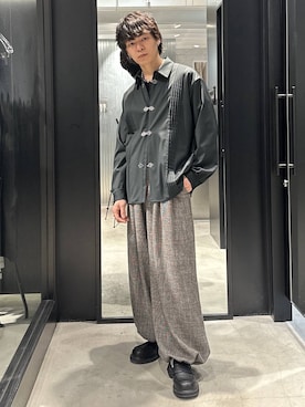 「HARE（ハレ）のアイテム（スラックス）」を使った、おざさん（メンズ・172cm）の春コーディネート