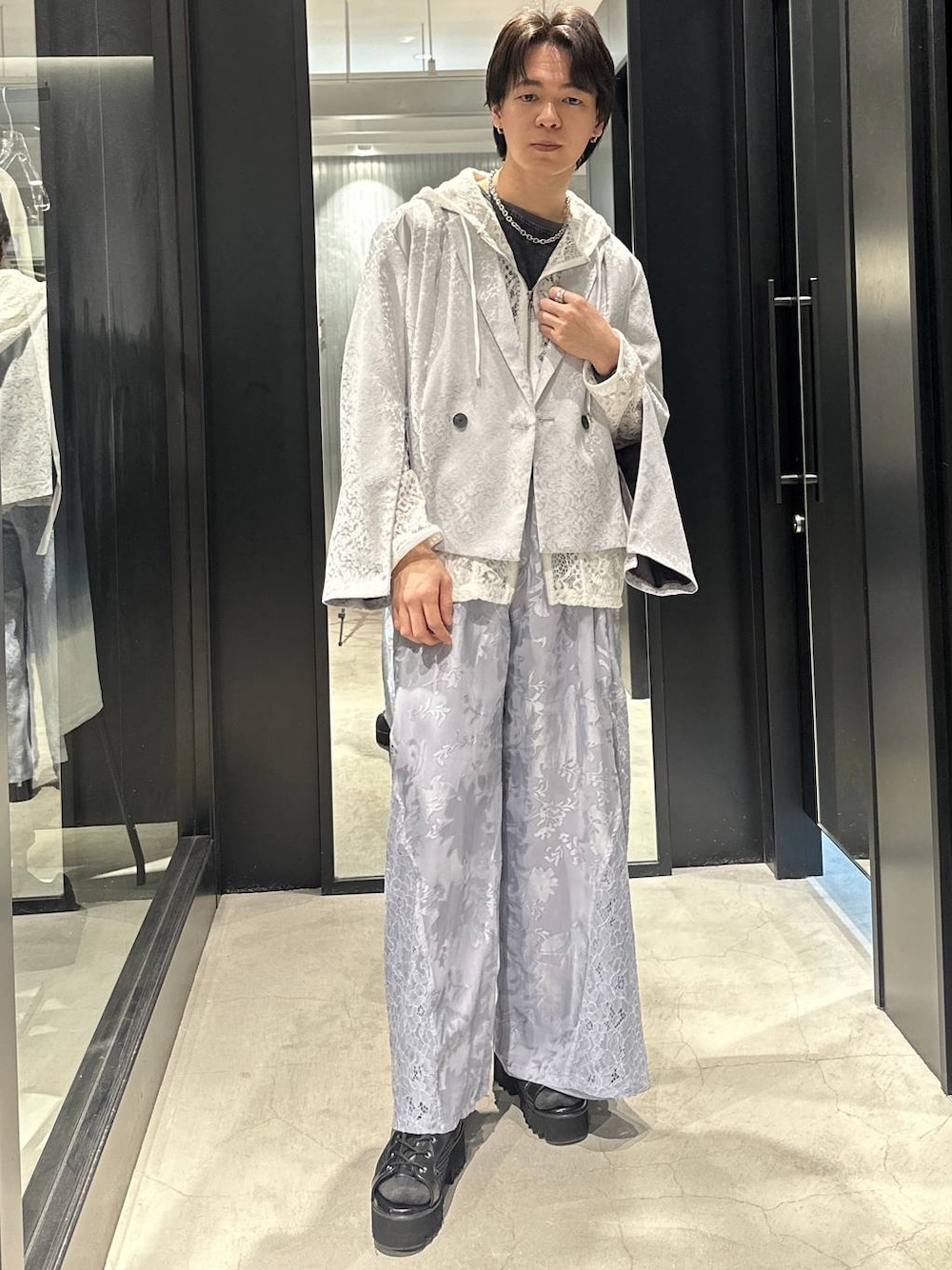 ショートプリーツジャケット(HARE)を使った人気ファッション