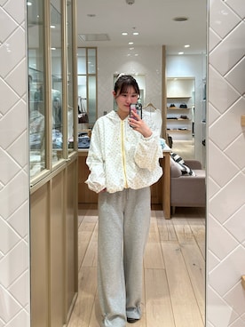 「mystic（ミスティック）のナイロンフーディーパーカー（ナイロンジャケット、ホワイト系）」を使った、Takaraさん（レディース・166cm）の春コーディネート