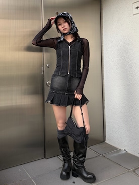 「EMODA（エモダ）のアイテム（バッグ）」を使った、塩山茉莉亜さん（レディース・169cm）の春コーディネート