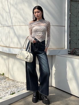 「EMODA（エモダ）のアイテム（バッグ）」を使った、塩山茉莉亜さん（レディース・169cm）の春コーディネート