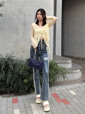 「EMODA（エモダ）のアイテム（バッグ）」を使った、塩山茉莉亜さん（レディース・169cm）の春コーディネート