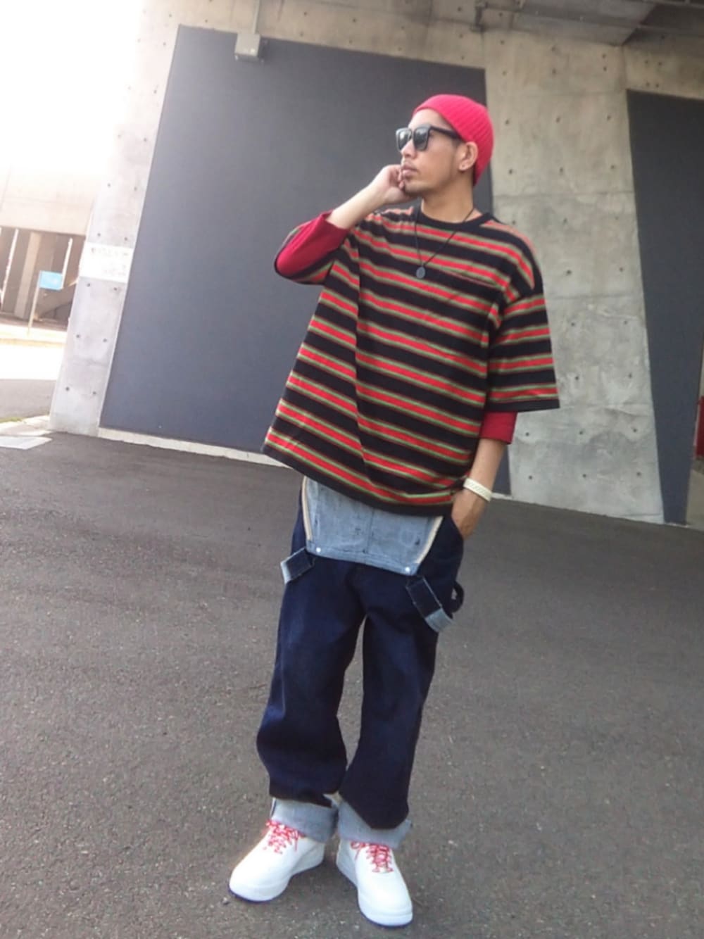 「ストリート、FAT、ボーダー、レイヤードスタイル、オーバーオール、サロペット、supreme、NIKE、エアフォースワン、GARNI、赤、ビーニー、最近のいい感じコーデ、UNIQLO、7分袖」｜「Supreme のアイテム（ニットキャップ/ビーニー、レッド系）」を使った、hasshi(ハッシー)さん（メンズ・172cm）の春コーディネートの1枚目の写真