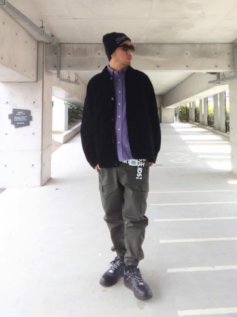 「supreme、NEW ERA、GU、UNIQLO、プチプラ、シャツスタイル、XLARGE、DGK、カーゴジョガーパンツ、NIKE、エアフォースワン、ストリート、カーゴパンツ、コーデュロイ」｜「Supreme のSupreme New Era Script Beanie Black(FW18)（ニットキャップ/ビーニー、ブラック系）」を使った、hasshi(ハッシー)さん（メンズ・172cm）の春コーディネートの1枚目の写真
