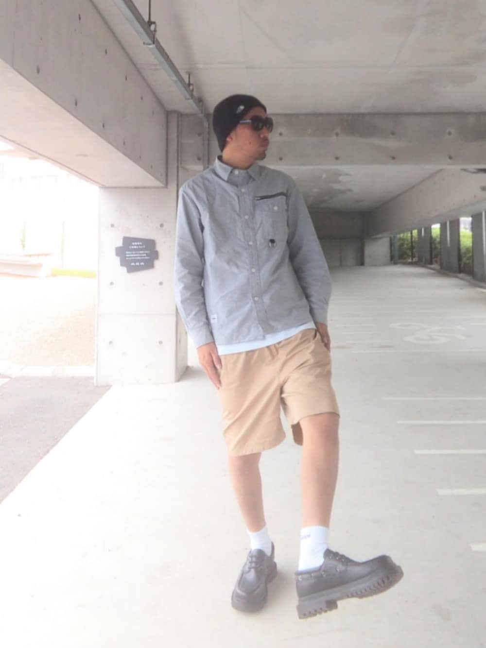 「ストリート、ワーク、デッキシューズ、INTERBREED、WEGO、ハーフパンツ、New Balance、靴下オタク、THE NORTH FACE、ビーニー、サングラス、GU、UG、タンクトップ、プチプラ」｜「THE NORTH FACEの【22FW】【THE NORTH FACE/ザノースフェイス】 CappuchoLid/NN42035/ニット帽/ビーニー/ユニセックス/ニットキャップ（ニットキャップ/ビーニー、ブラック系）」を使った、hasshi(ハッシー)さん（メンズ・172cm）の春コーディネートの1枚目の写真