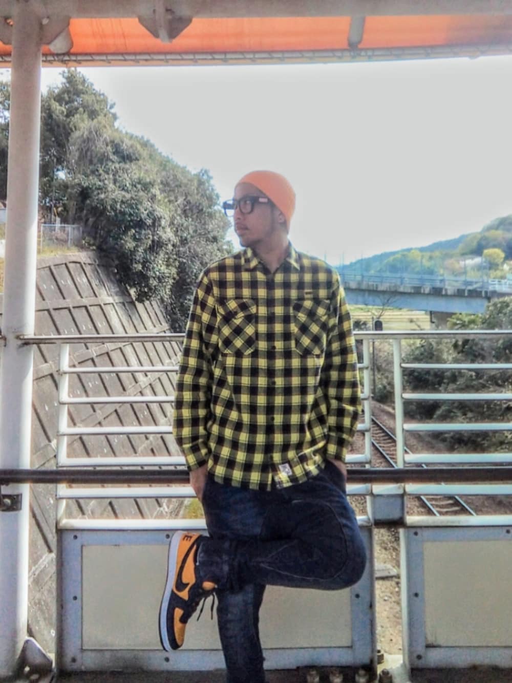 Supreme のアイテム（イエロー系）を使った「チェックシャツ」の人気