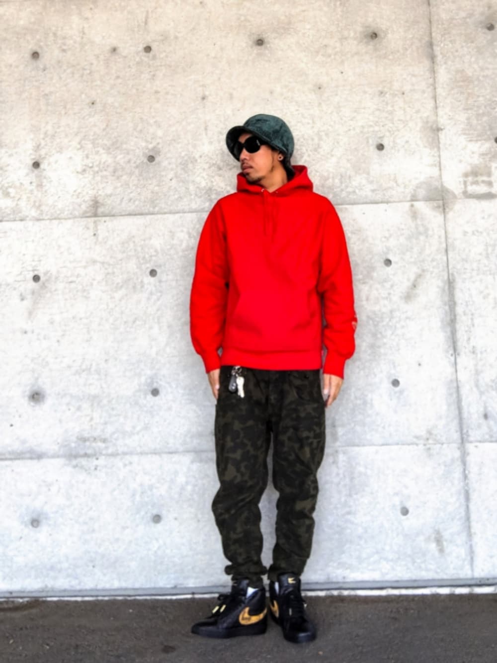 赤パーカー」の人気ファッションコーディネート（年齢：40歳〜44歳