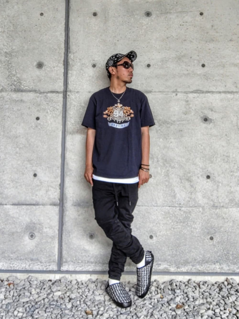 Supreme のキャップを使った「バンダナ柄」の人気ファッション