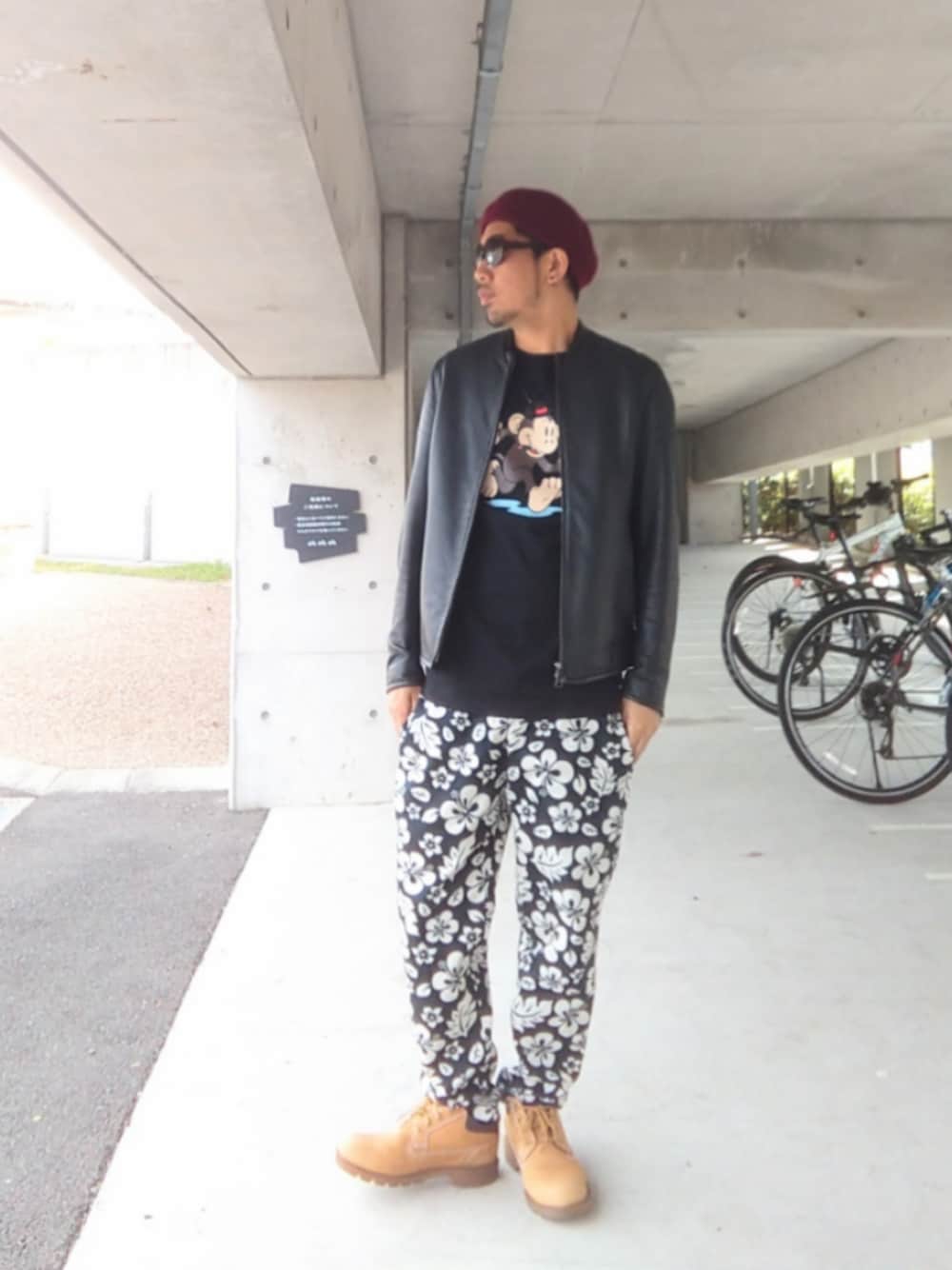 「ストリート、COOKMAN、花柄、Keith 、XLARGE、ベレー帽、Timberland、STUDIOUS、ライダース、春コーデ、モンモンモン、シェフパンツ、古着MIX」｜「usedのアイテム（ハンチング/ベレー帽、レッド系）」を使った、hasshi(ハッシー)さん（メンズ・172cm）の春コーディネートの1枚目の写真