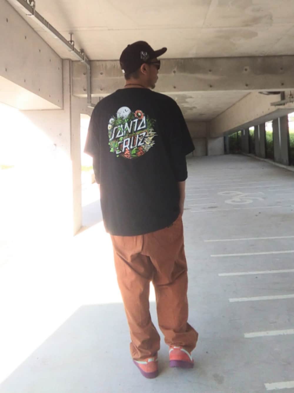 「ストリート、スケータースタイル、SANTA CRUZ、430、dunk、NIKE、NEW ERA、UNIQLO、Columbia、ラインソックス、A BATHING APE、adidas originals、ハーフパンツ、カモ柄、最近のいい感じコーデ」｜「NEW ERAの59FIFTY Jackie Robinson Day 2025 サンディエゴ・パドレス（キャップ、ブラウン系）」を使った、hasshi(ハッシー)さん（メンズ・172cm）の春コーディネートの1枚目の写真