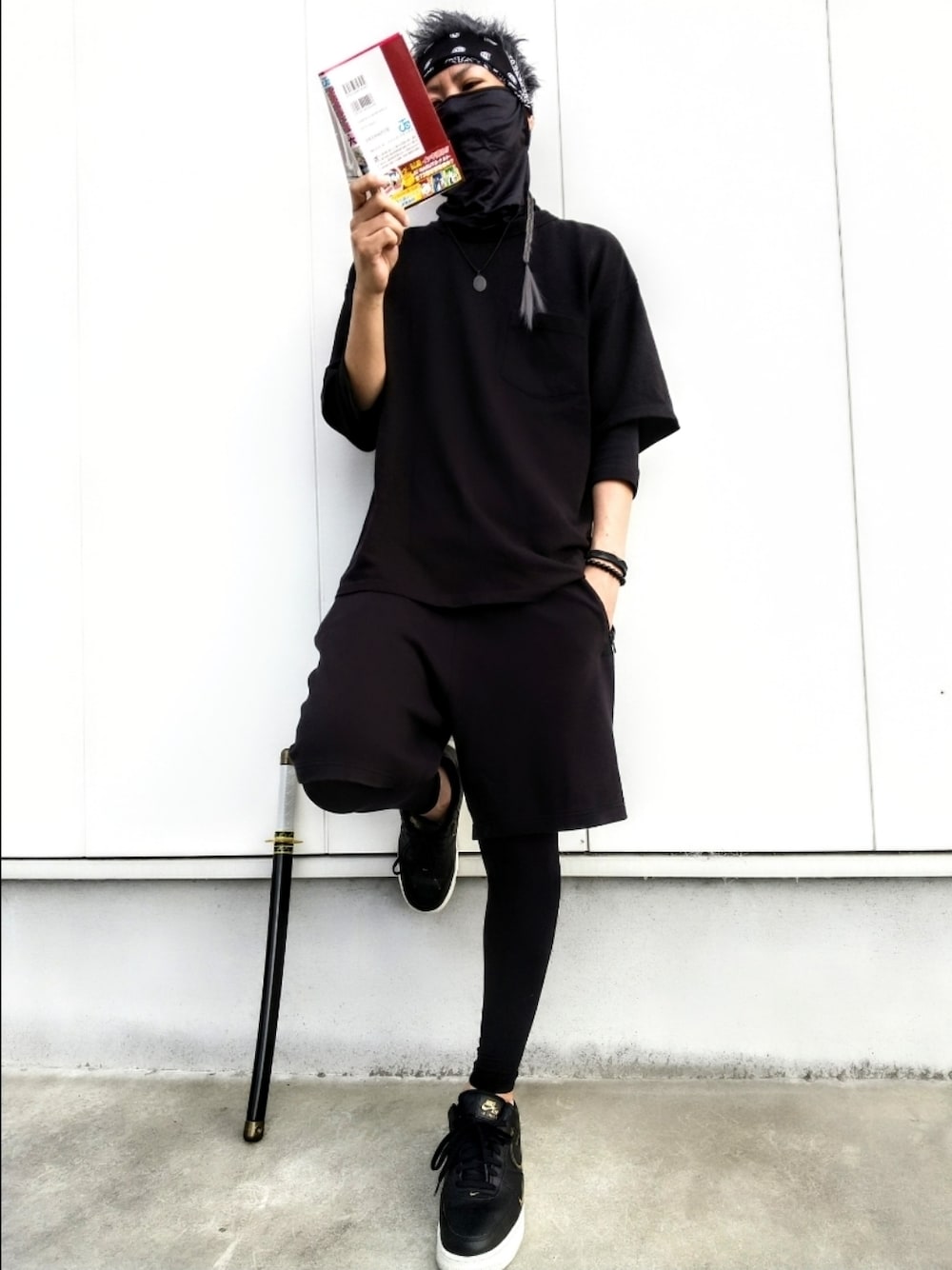 「忍者祭、黒コーデ、額当て、バンダナ、スパッツ、ナイキスニーカー、エアフォース1、辮髪、NARUTO、カカシ、チャクラ刀、イチャイチャパラダイス、全身黒コーデ、忍びスタイル、ストリート忍者」｜「額当てのアイテム（その他ヘアアクセサリー、ブラック系）」を使った、hasshi(ハッシー)さん（メンズ・172cm）の夏コーディネートの1枚目の写真