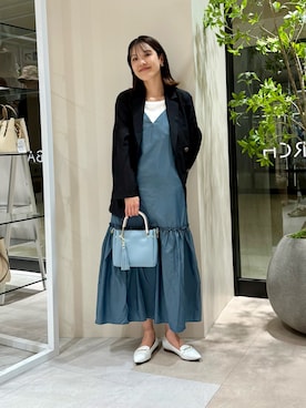 「アイテム（バッグ、ブルー系）」を使った、REINAさん（レディース・162cm）の秋コーディネート