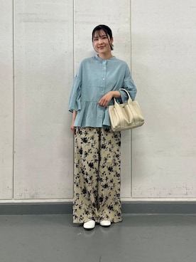 「URBANRESEARCH」｜「アイテム（バレエシューズ）」を使った、REINAさん（レディース・162cm）の春コーディネート
