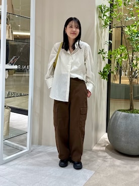 「SENSE OF PLACE by URBAN RESEARCH（センスオブプレイスバイアーバンリサーチ）の『イージーケア』レイヤードカフスルーズシャツ（シャツ/ブラウス、ホワイト系）」を使った、REINAさん（レディース・162cm）の春コーディネート