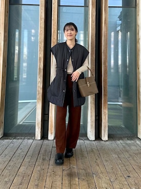 「アイテム（ダウンベスト）」を使った、REINAさん（レディース・162cm）の秋コーディネート