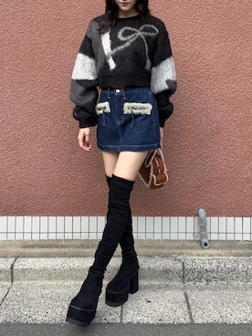 「EMODA（エモダ）のアイテム（ハンドバッグ）」を使った、佐藤百華さん（レディース・165cm）の秋コーディネート