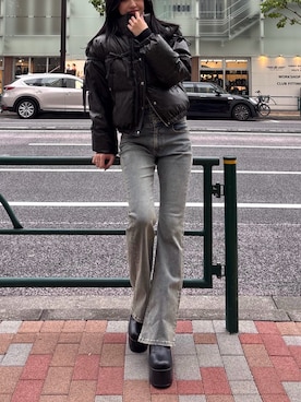 「EMODA（エモダ）のアイテム（パンツ）」を使った、佐藤百華さん（レディース・165cm）の冬コーディネート