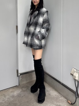「アイテム（その他アウター、ブラック系）」を使った、佐藤百華さん（レディース・165cm）の秋コーディネート