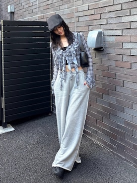 「アイテム（ハンチング/ベレー帽）」を使った、佐藤百華さん（レディース・165cm）の秋コーディネート