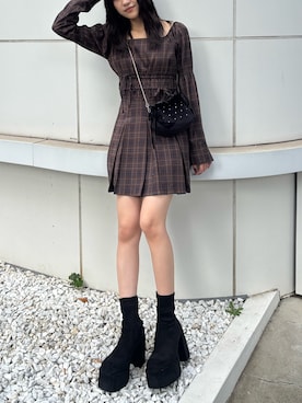 「EMODA（エモダ）のアイテム（ワンピース）」を使った、佐藤百華さん（レディース・165cm）の秋コーディネート