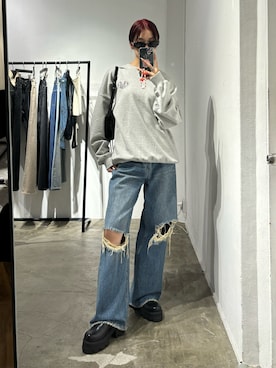 「EMODA（エモダ）のアイテム（スウェット）」を使った、佐藤百華さん（レディース・165cm）の秋コーディネート