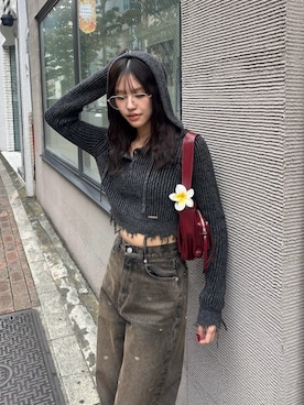 「EMODA（エモダ）のアイテム（ハンドバッグ）」を使った、佐藤百華さん（レディース・165cm）の秋コーディネート