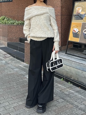 「EMODA（エモダ）のアイテム（ハンドバッグ）」を使った、佐藤百華さん（レディース・165cm）の秋コーディネート