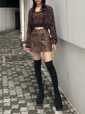 「アイテム（その他トップス、ブラウン系）」を使った、佐藤百華さん（レディース・165cm）の秋コーディネート