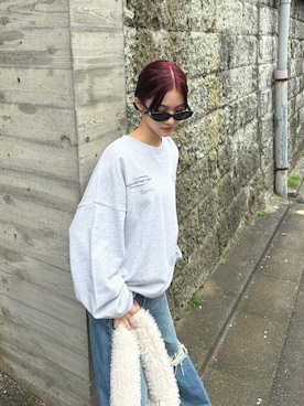 「EMODA（エモダ）のアイテム（スウェット）」を使った、佐藤百華さん（レディース・165cm）の秋コーディネート