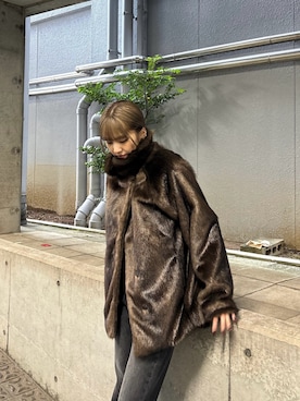 「EMODA（エモダ）のアイテム（その他アウター）」を使った、佐藤百華さん（レディース・165cm）の冬コーディネート