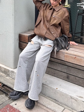 「EMODA（エモダ）のアイテム（スウェットパンツ）」を使った、佐藤百華さん（レディース・165cm）の夏コーディネート