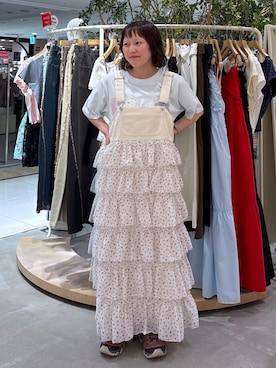 「w closet（ダブルクローゼット）のフリルティアードジャンパースカート（ワンピース、ホワイト系）」を使った、naoさん（レディース・151cm）の夏コーディネート