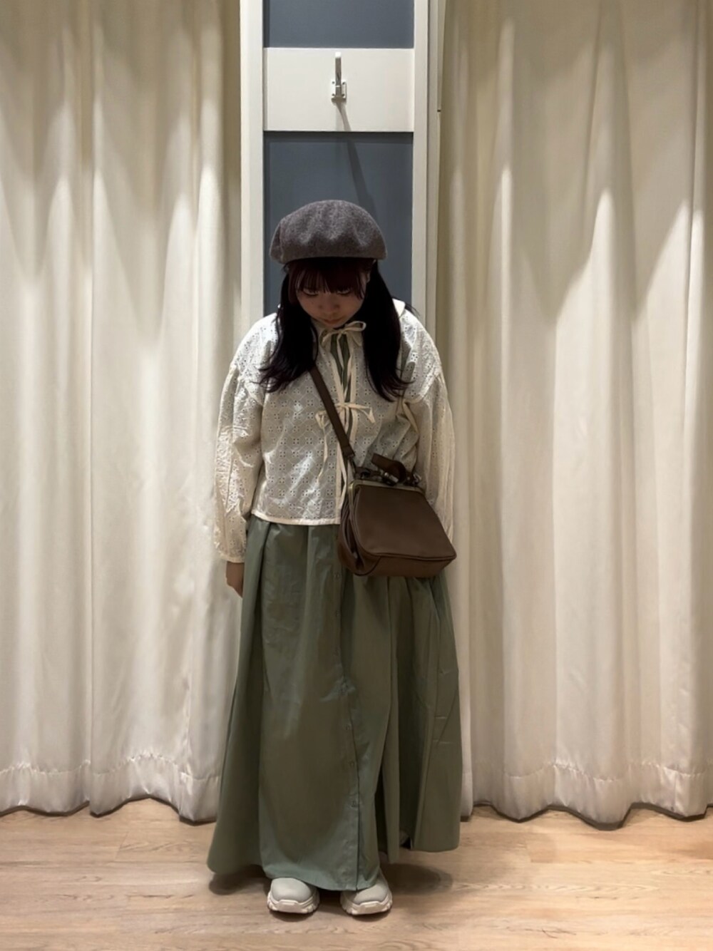 「お出かけコーデ、秋服準備はじめました、低身長、初秋コーデ、レイヤードコーデ、ワンピースコーデ、Samansa Mos2」｜「Samansa Mos2の襟元ギャザーワンピース（ワンピース、グリーン系）」を使った、かなさん（レディース・145cm）の夏コーディネートの1枚目の写真