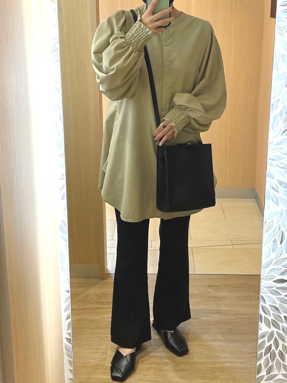 「秋コーデ、秋色、オトナカジュアル、プチプラコーデ、プチプラ、シンプル、お洒落さんとつながりたい、ootd、カジュアル」｜「しまむらのアイテム（トップス、グリーン系）」を使った、たるとさん（レディース・157cm）の秋コーディネートの1枚目の写真