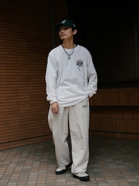 「SCHOTT」｜「アイテム（スウェットパンツ）」を使った、Satsuma Gotoさん（メンズ・169cm）の秋コーディネート