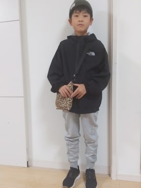 「adidas（アディダス）のアイテム（スウェットパンツ）」を使った、D&Aさん（キッズ・140cm）の秋コーディネート