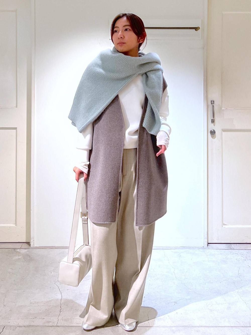 秋冬コーデ◇ebureウールカーディガン Vネック グレージュ エブール 美