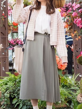 「GU（ジーユー）のアイテム（シャツ/ブラウス、ホワイト系）」を使った、shi_naroさん（レディース・161cm）の秋コーディネート