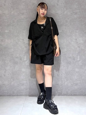 「PBLIM（ページボーイリム）の《UNISEX/８個ポケットで収納可能》8ポケミニショルダー / パスポート/350mlペットボトル（ショルダーバッグ、ブラウン系）」を使った、りりりさん（レディース・157cm）の春コーディネート