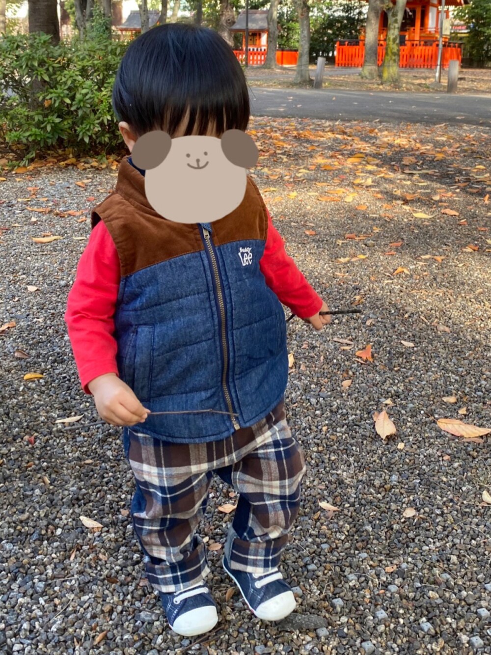 「秋のコーデ、男の子コーデ、カジュアル」｜「POLOのアイテム（Tシャツ/カットソー、レッド系）」を使った、ぷしゅさん（キッズ・70cm）の秋コーディネートの1枚目の写真