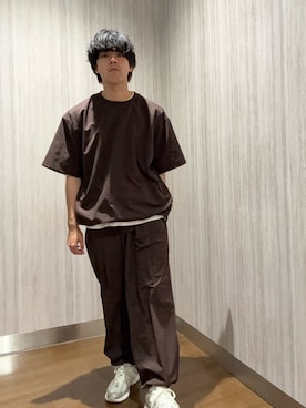 「EKAL（エカル）のDOT AIR SHORT-SLEEVE PULLOVER（Tシャツ/カットソー、ブラウン系）」を使った、もりうちさん（メンズ・174cm）の春コーディネート